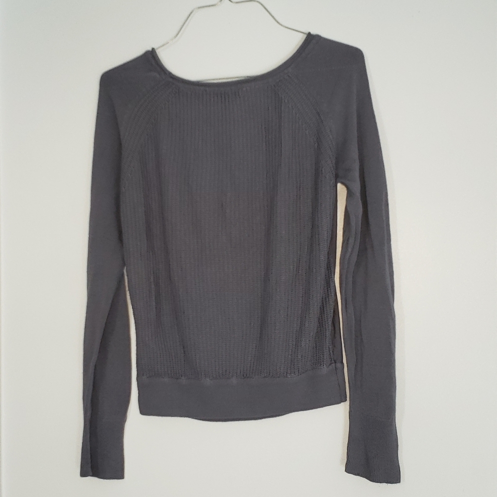 Gray top - Picture 4 of 4
